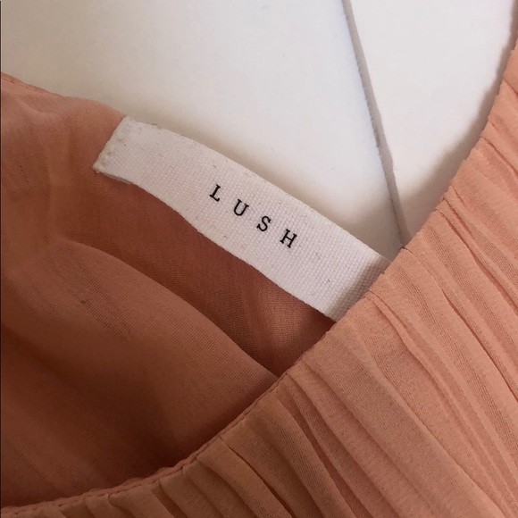 LUSH peach blouse - Picture 4 of 4